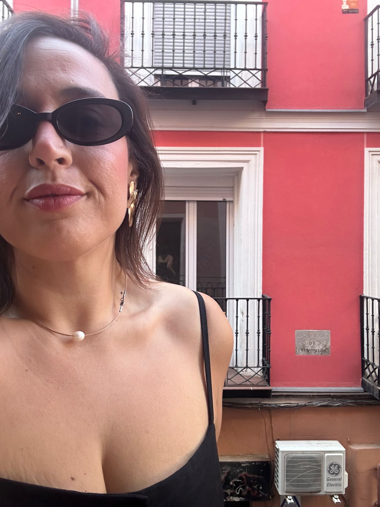 כתבה על זנדיגי, מותג התיקים של אלון ואשרי מעצבי הטקסטיל התל אביבים שמסבירה למה פשוט עובד להם