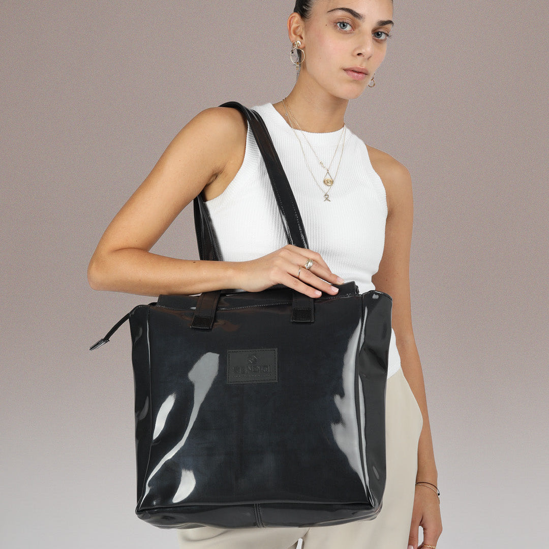 תיק צד נינה טבעוני בעבודת יד עם מקום למחשב נייד עד 14 אינץ' עיצוב אלגנטי ונוח לעבודה לימודים ויומיום