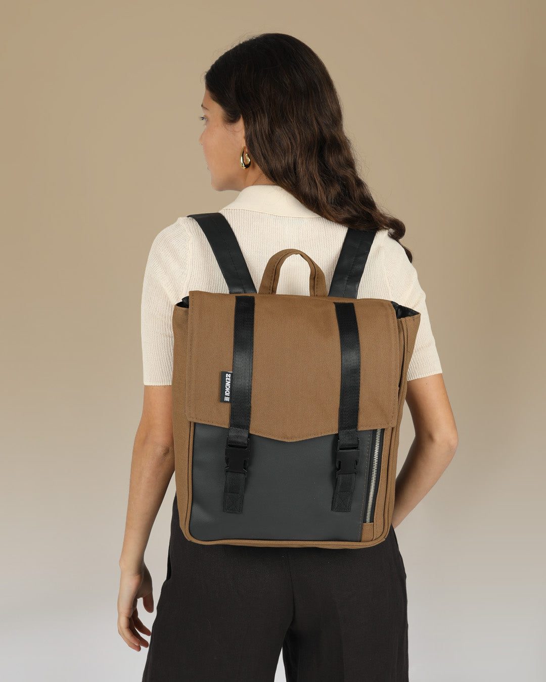 מיני טוקיו אוקספורד, תיק גב למחשב נייד קטן מושלם ליום עבודה ולימודים על דוגמנית.