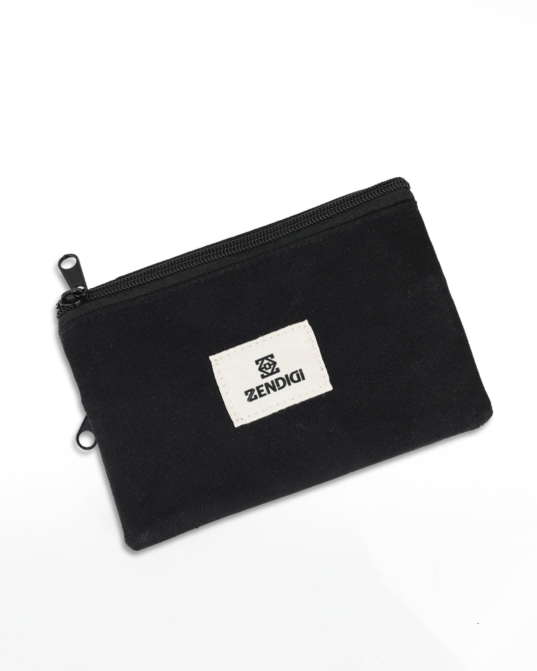 גב ארנק טבעוני צוקו שחור קנבס ומנומר אפור, עיצוב נקי ומינימליסטי, בעבודת יד בייצור ישראלי.