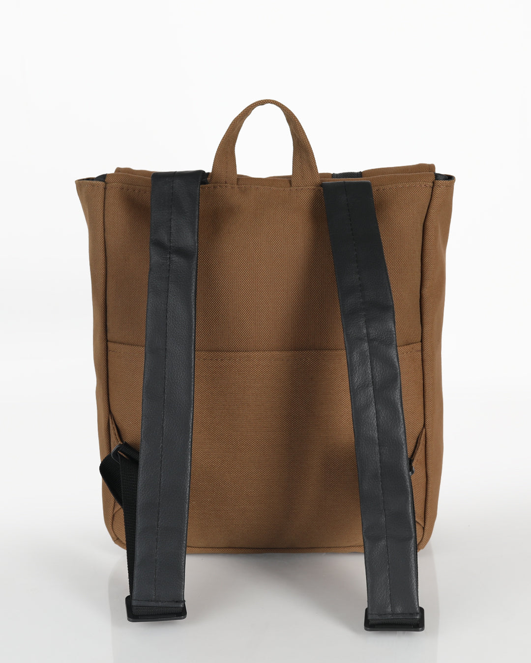 מיני טוקיו אוקספורד צילום אחורי, ניתן לראות את תא השליפה האחורה שלו והרצועות המרופדות לנוחות מקסימלית