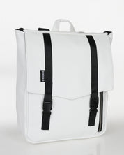 תיק גב טוקיו לבן קלאסי בזווית צד - תיק גב יוניסקס ללימודים עבודה ונסיעות, חלוקה חכמה ועיצוב מינימליסטי