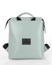 תיק גב מנטה שיבולים של ZENDIGI - מבט קדמי, גזרה מלבנית מינימליסטית עם ידיות נשיאה. תיק יומיומי בנפח המתאים למסמכי A4 או למחשב 14 אינץ'.