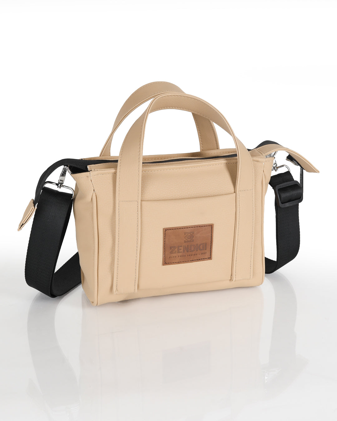 מיקרו פלא חמאה, מוצג מהצד, תיק קרוס בודי, צד ויד, תיק קלאסי, אלגנטי שמתאים ליומיום וגם ליציאות.