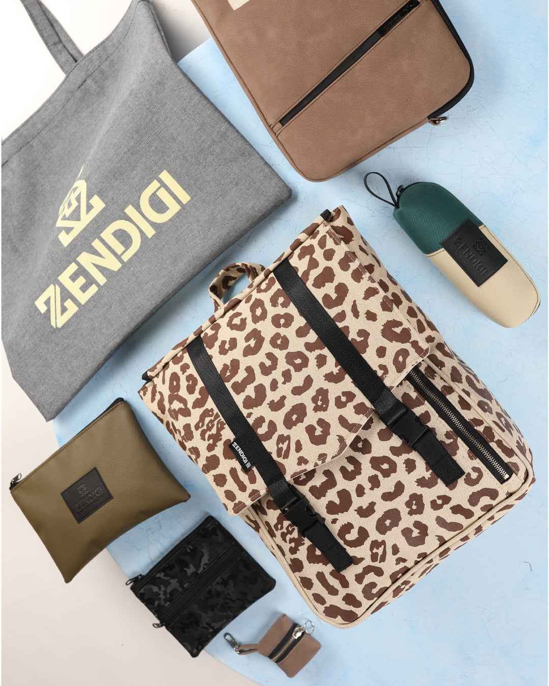 סט Back to School של Zendigi כולל תיק טוקיו, קייס ללפטופ, קייס מטענים, קייס לאיירפוד, ארנק ושקית בד. פתרון מושלם לסטודנטים ותלמידים.