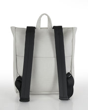 מיני טוקיו בינגו שמנת צילום אחורי, ניתן לראות את תא השליפה האחורה שלו והרצועות המרופדות לנוחות מקסימלית