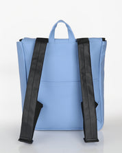 מיני טוקיו אוקיינוס צילום אחורי, ניתן לראות את תא השליפה האחורה שלו והרצועות המרופדות לנוחות מקסימלית