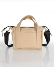 מבט אחורי על תיק מיקרו פלא חמאה של זנדיגי, תא אחורי וקדמי לשליפה מהירה, ידיות אחיזה וחיבור לרצועת קרוס בודי.