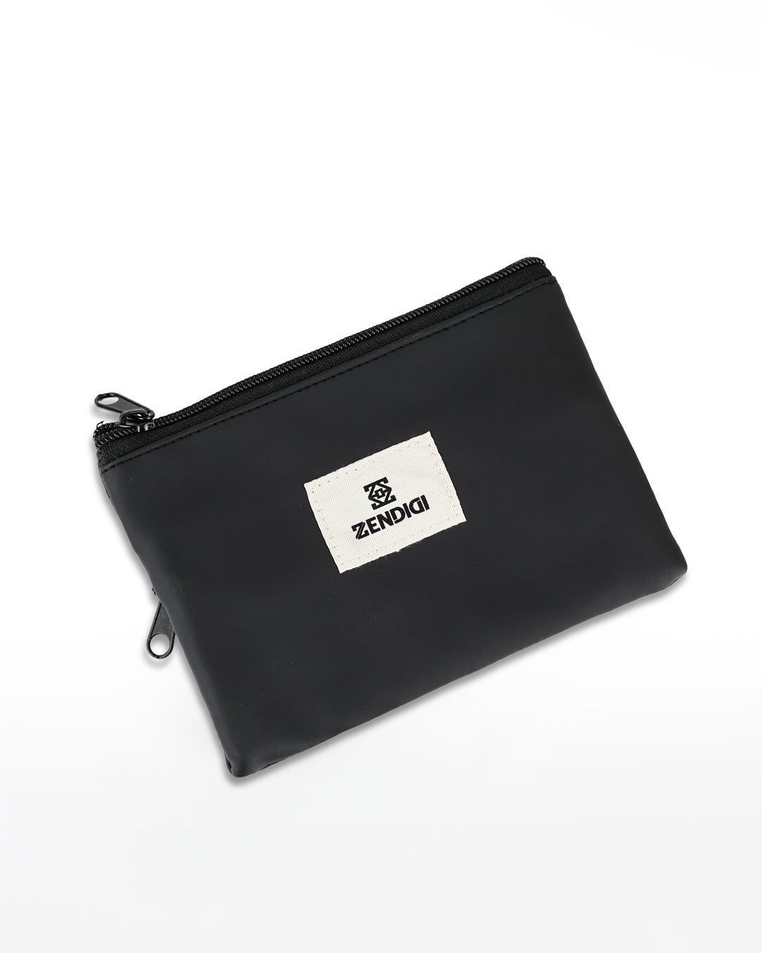 גב ארנק טבעוני צוקו שחור קלאסי, עיצוב נקי ומינימליסטי, בעבודת יד בייצור ישראלי.