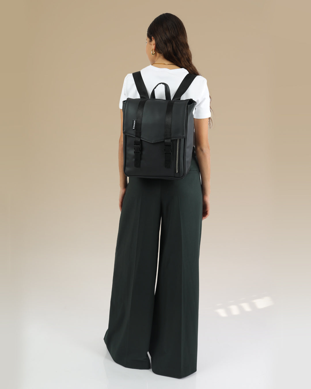 מיני טוקיו שחור נוקס על דוגמנית, תיק גב טבעוני לאישה, תיק ללפטופ לגבר תיק גב איכותי.