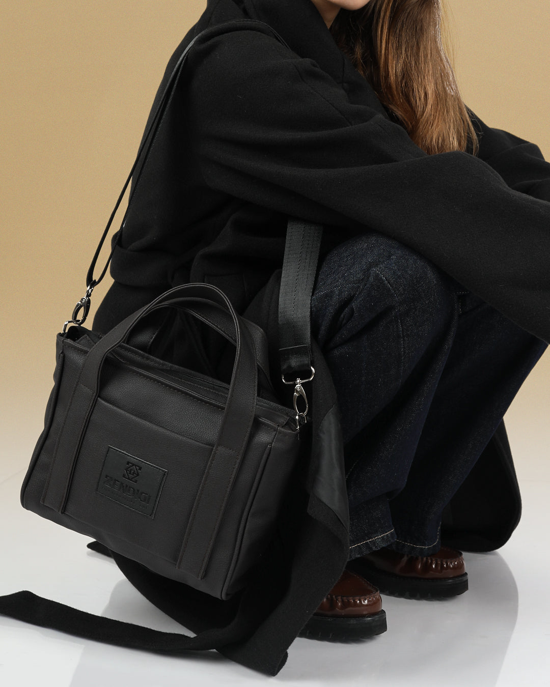 תיק צד בינוני לנשים בצבע יופיטר של זנדיגי, דגם מיקרו פלא, מעור טבעוני - נשיאה אלגנטית ביד או קרוס באדי, מתאים לעבודה, ערב ויומיום