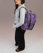 תיק גב למחשב נייד טוקיו סגול טרייב של זנדיגי על הגב, תיק גב טבעוני לנשים ולגברים עם עיצוב טקסטיל ייחודי