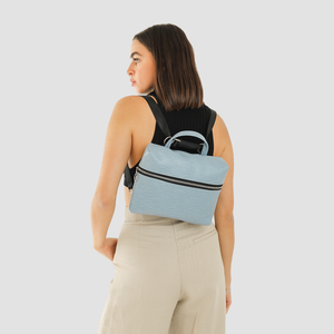 Zendigi. Unisex hand made Grande Mini backpack urban design vegan made in Tel Aviv israel zipper weaving תיק גב טבעוני תיק גב לנשים תיק גב מעוצב לנשים תיק גב יומיומי תיק גב קטן עבודת יד מיוצר בישראל זנדיגי תיקים מיוחדים תיקים טבעוניים תיק תל אביב תיק קלאסי תיק מיני 
